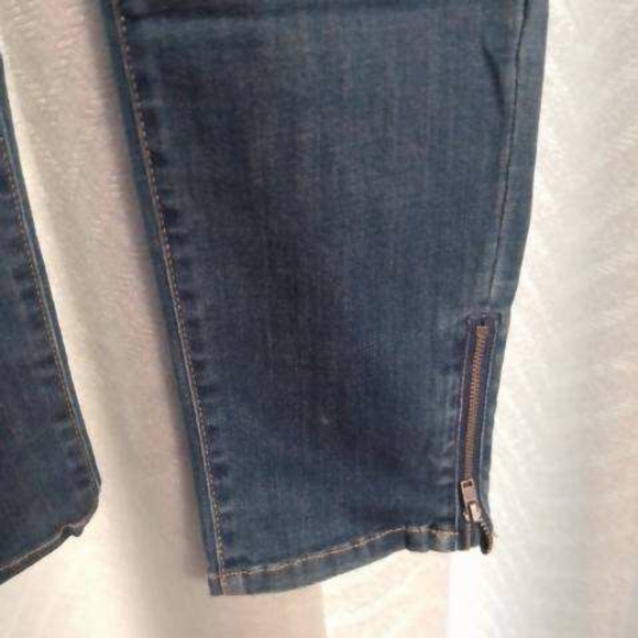 Jeans - Picture 2 of 3